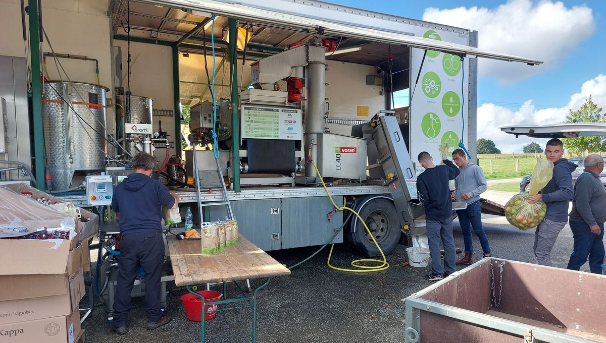 Toutes les machines sont installées dans un camion