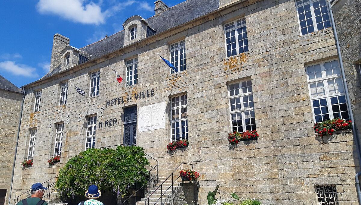 Hôtel de ville / mairie de Pont L'Abbé (Finistère) en juillet 2019.