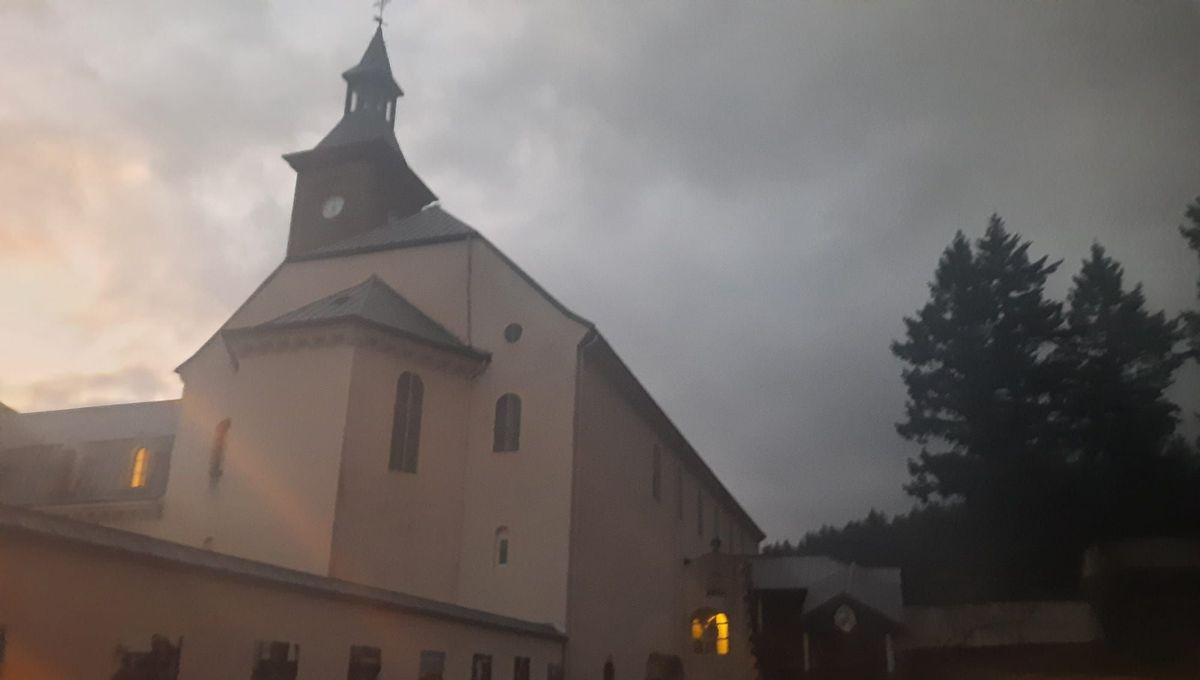 L'église de l'abbaye Notre-Dame des Neiges à Saint-Laurent-les-Bains