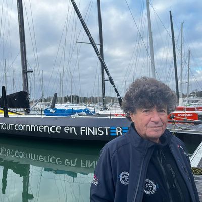 Jean Le Cam a bouclé la transat Retour à La base à bord de son bateau neuf, lundi 18 décembre 2023.