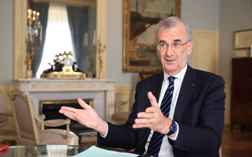 Paris, le 13 septembre. François Villeroy de Galhau, gouverneur de la Banque de France rappelle l'objectif de trouver 20 milliards d’euros par an sur cinq ans pour réduire la dette de la France. LP/Olivier Arandel