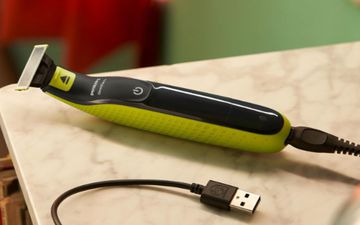 Amazon propose une offre surprenante sur ce rasoir électrique Philips OneBlade // Amazon