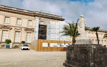 Compiègne (Oise), ce mardi 17 septembre. Dans son rapport du 11 septembre, la Cour des comptes évoque des chutes de pierres et l'état de certaines statues du parc. LP/Stéphanie Forestier