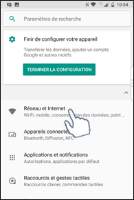 J’accède au menu « Paramètres », puis je clique sur « Réseau et Internet »