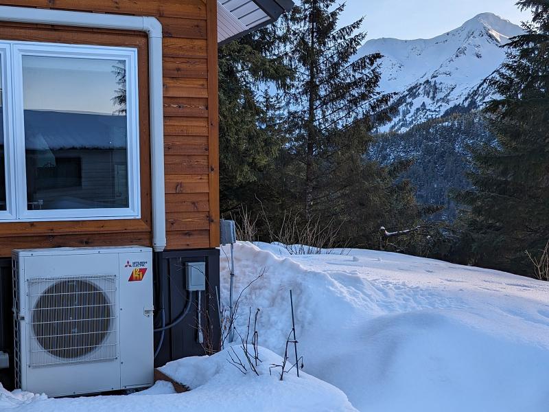 Alaska home and nearby mountain