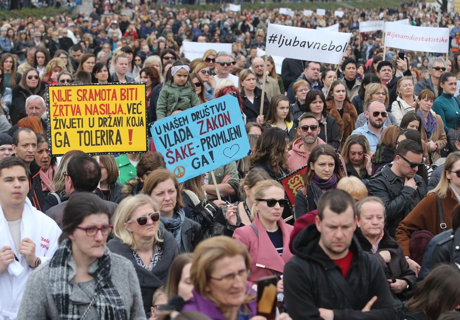 16.03.2019., Zagreb - Inicijativa #SPASIME, koju je 1. ozujka pokrenula scenaristica i glumica Jelena Veljaca, u 11:55 na Tomislavovom trgu organizira prosvjed protiv rastuceg vala obiteljskog, ali i svakog drugog nasilja u Hrvatskoj. Photo: Dalibor Urukalovic/PIXSELL