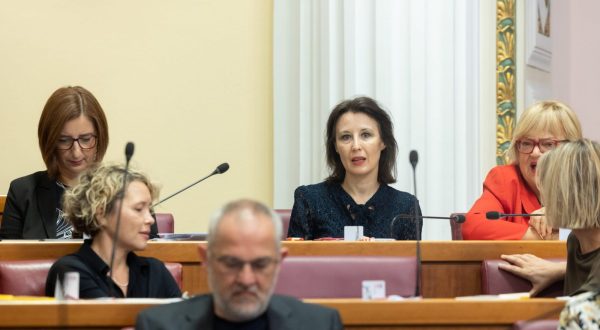 Zagreb, 28.09.2023. - Nastavak 18. sjednice Hrvatskog sabora.
Na fotografiji Dalija Orešković.
foto HINA/ Edvard ŠUŠAK/ es