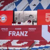 19.01.2024, Fussball 1. Bundesliga 2023/2024, FC Bayern München, Gedenkfeier für Franz Beckenbauer, in der Allianz-Arena München. Spieler Kaiser Mensch FRANZ, steht auf der Bühne geschrieben, Star-Tenor Jonas Kaufmann singt gerade *** 19 01 2024, Soccer 1 Bundesliga 2023 2024, FC Bayern Munich, memorial service for Franz Beckenbauer, in the Allianz Arena Munich player Kaiser Mensch FRANZ, is written on the stage, star tenor Jonas Kaufmann is singing right now,Image: 850101205, License: Rights-managed, Restrictions: Credit images as "Profimedia/ IMAGO", Model Release: no, Credit line: Bernd Feil/M.i.S. / imago sportfotodienst / Profimedia