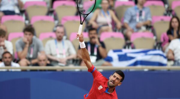 Pariz, 01.08.2024 - Meč četvrtfinala teniskog turnira na Olimpijskim igrama Pariz 2024, Novak Đoković - Stefanos Tsitsipas. Na slici Novak Đoković.
foto HINA/ Damir SENČAR/ ds