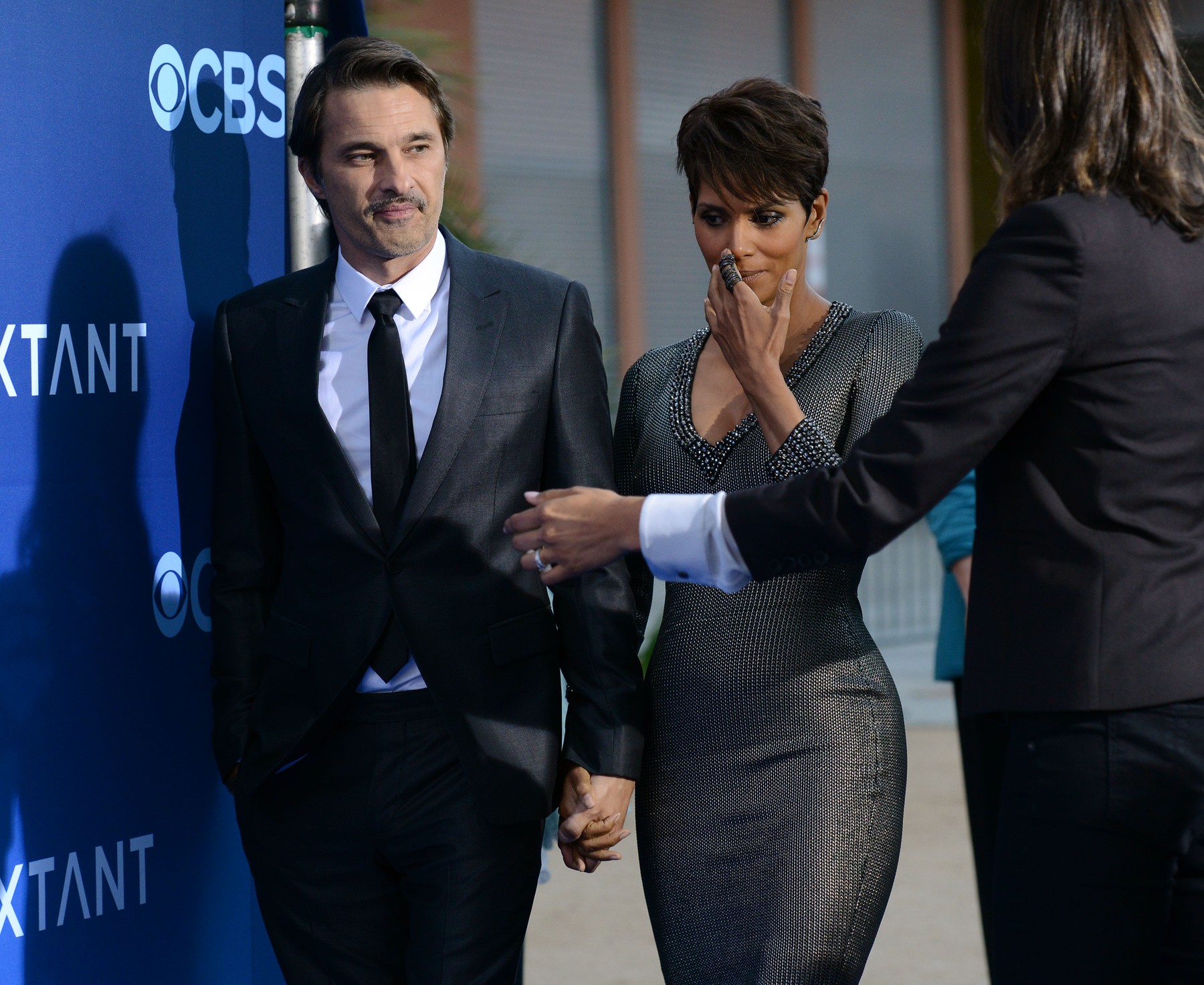 HALLE BERRY + OLIVIER MARTINEZ @ the CBS premiere of 'Extant' held @ the science center Space Shuttle Endeavour Pavilion.
June 16, 2014,Image: 196538506, License: Rights-managed, Restrictions: AMERICA, Model Release: no, Credit line: Chris DELMAS / Visual / Profimedia