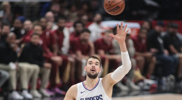 LOS ANGELES, CA - APRIL7: LA Clippers center Ivica Zubac (40) awaits the ball during the Cleveland Cavaliers vs LA Clippers game on April 07, 2024, at Crypto.com Arena in Los Angeles, CA.,Image: 863202988, License: Rights-managed, Restrictions: FOR EDITORIAL USE ONLY. Icon Sportswire reserves the right to pursue unauthorized users of this image. If you violate our intellectual property you may be liable for: actual damages, loss of income, and profits you derive from the use of this image, and, where appropriate, the costs of collection and/or statutory damages up to $150,000 (USD)., Model Release: no, Credit line: Jevone Moore/Icon Sportswire / Newscom / Profimedia