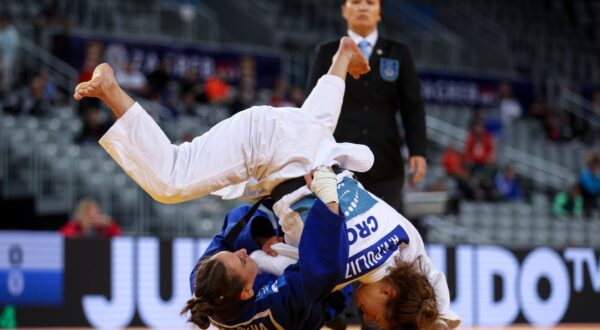 13.09.2024., Zagreb, Arena Zagreb - IJF World Judo Tour Zagreb Grand Prix 2024. Polufinale, zene -57kg, Ana Viktorija Puljiz, Hrvatska - Flaka Loxha, Kosovo. Photo: Igor Kralj/PIXSELL