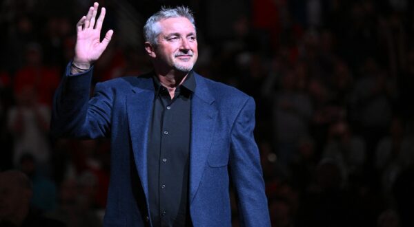 CHICAGO, ILLINOIS - JANUARY 12: Former Chicago Bulls player Toni Kukoc waves to the crowd during the inaugural Ring of Honor ceremony for the 1995-1996 Chicago Bulls at the game between Golden State Warriors and Chicago Bulls at the United Center on January 12, 2024 in Chicago, Illinois.,Image: 836527861, License: Rights-managed, Restrictions: , Model Release: no, Credit line: Jamie Sabau / Getty images / Profimedia