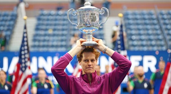 NEW YORK, Sept. 9, 2024  -- Jannik Sinner of Italy poses with the trophy during the awarding ceremony for the men's singles event of the 2024 US Open tennis championships in New York, the United States, Sept. 8, 2024.,Image: 905968095, License: Rights-managed, Restrictions: , Model Release: no, Credit line: Li Rui / Xinhua News / Profimedia