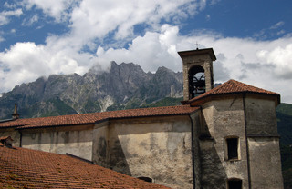 Valahol a Lago d'Iseo kzelben