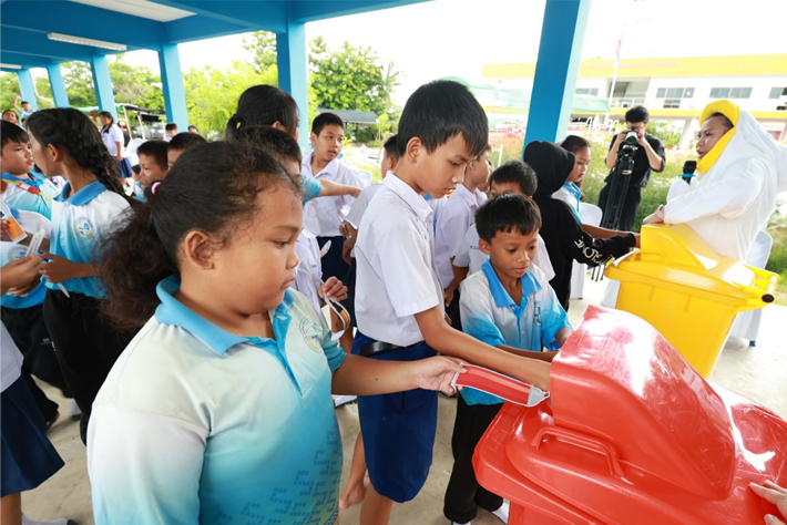 Panasonic Elevates' Panasonic Cares' in Year 2, Tackles Community Waste Pollution  with Waste Separation Bins Distribution Program Kicked Off in Khon Kaen Province