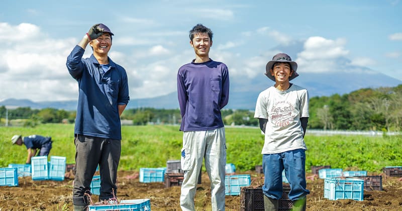 3名でゾウ16頭分のさつまいもを栽培