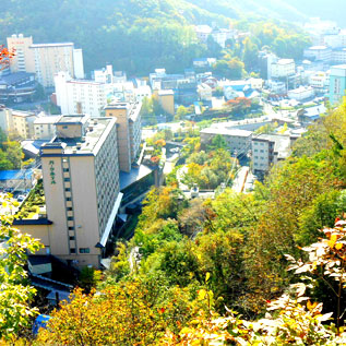 佳景望む、温泉郷。