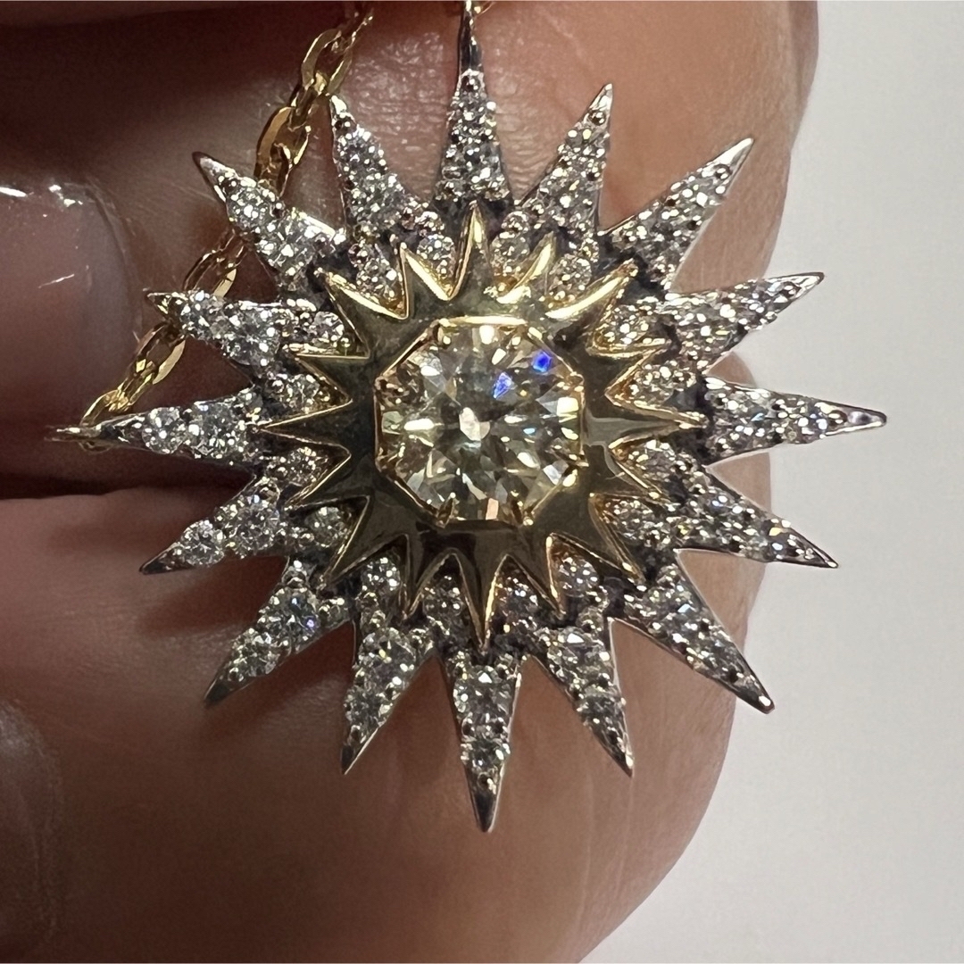 STAR JEWELRY(スタージュエリー)のk18/Pt スタージュエリー サンバースト0.56ct ダイヤ ネックレス レディースのアクセサリー(ネックレス)の商品写真