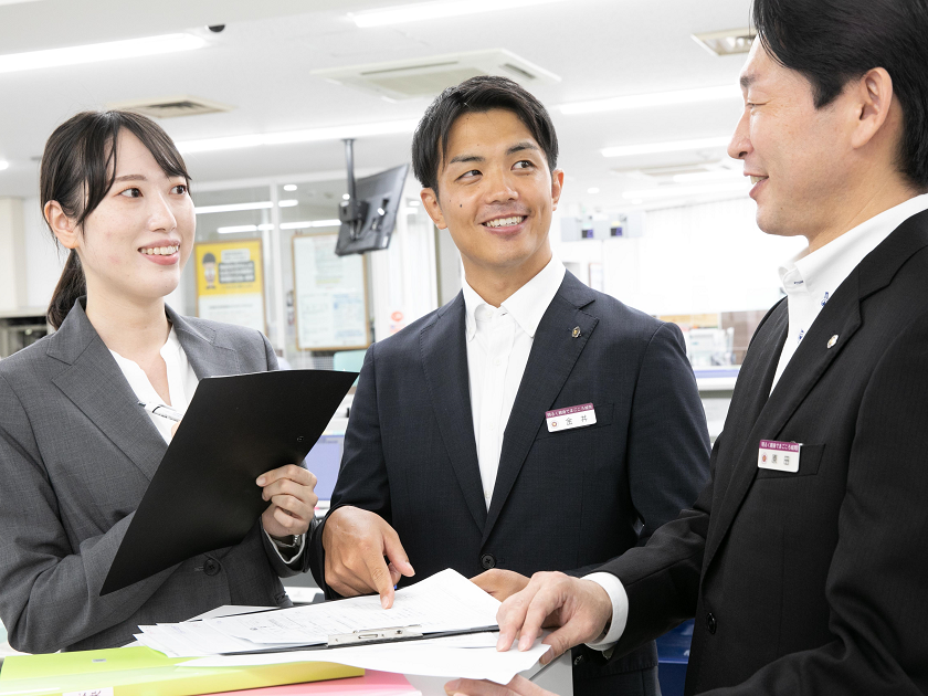 【営業職】(法人・個人営業／融資業務等)★経験者募集/年休126日2