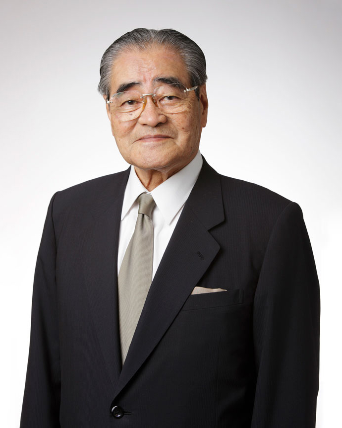 理事長 岡田卓也