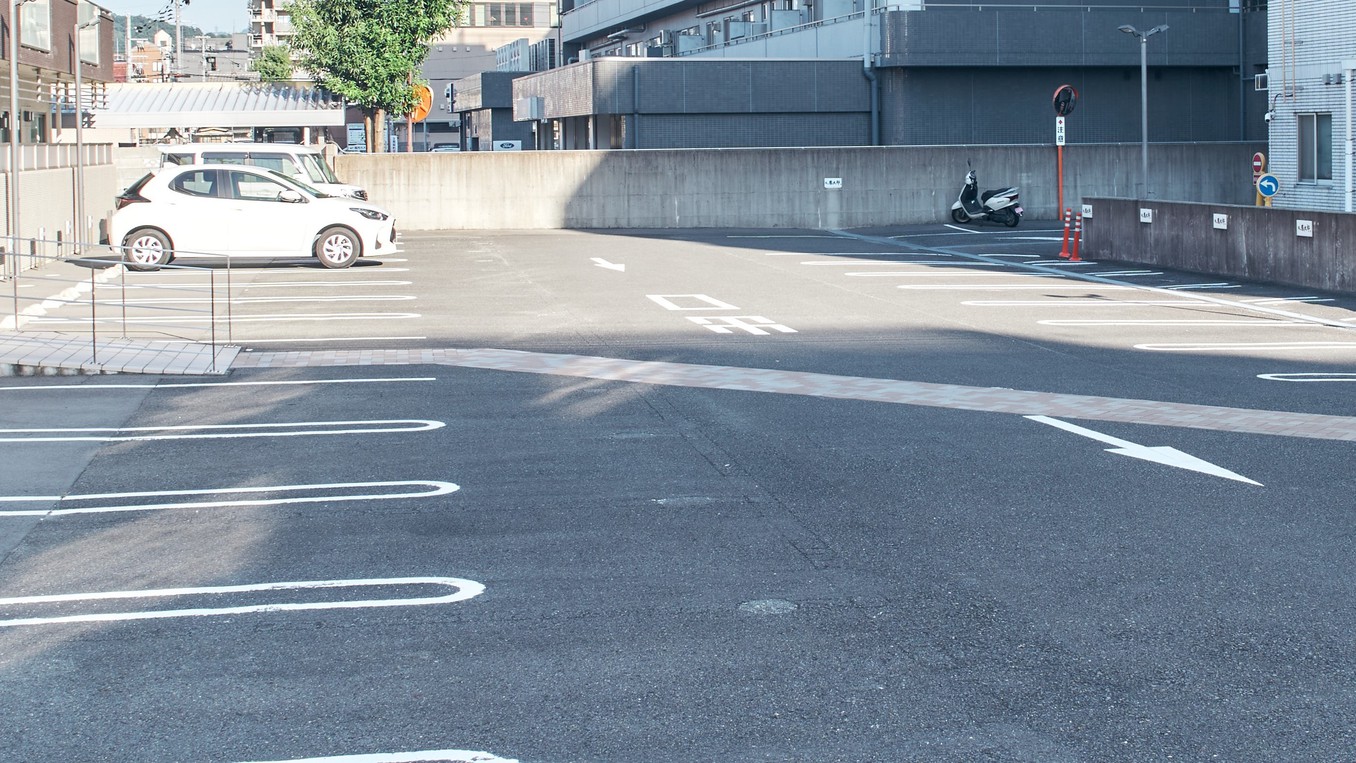 満車の場合は近隣のコインパーキングをご案内いたします（提携しておりません）。