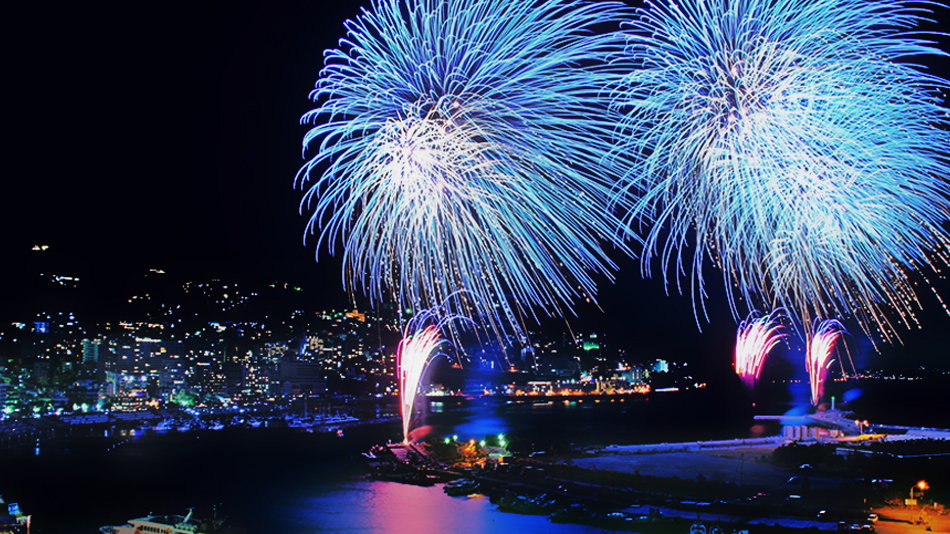 熱海会場花火大会　大迫力の花火を見よう！