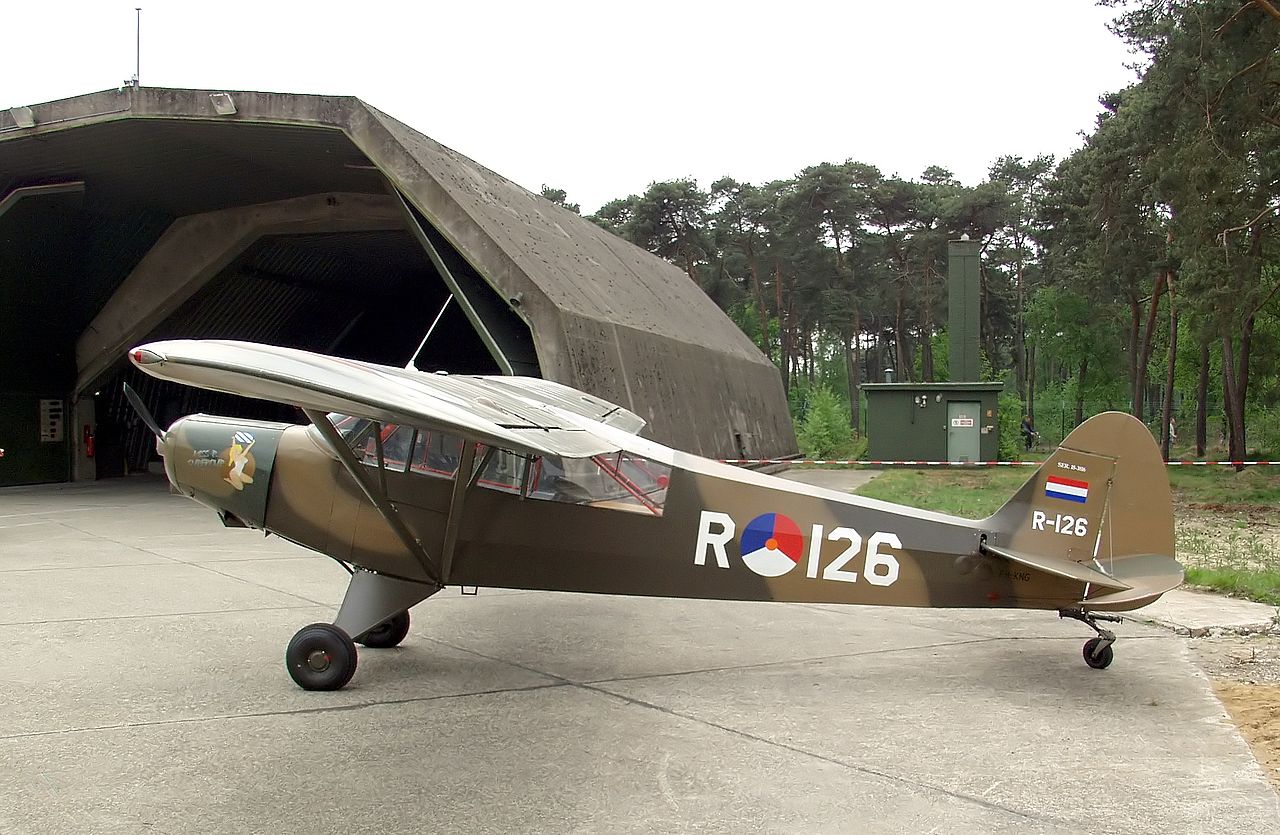 Piper PA-18 Super Cub (L-21B) néerlandais