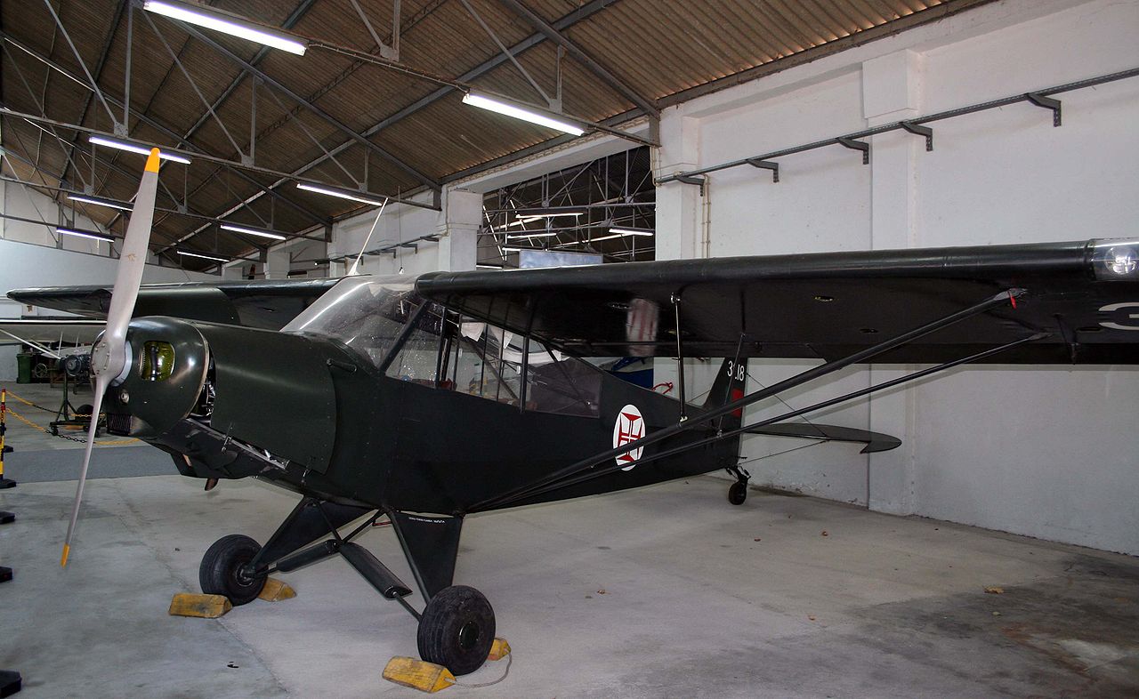 Piper PA-18 Super Cub (L-21B) portugais