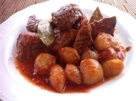 Beef Stifado recipe (Greek beef stew) - My Greek Dish