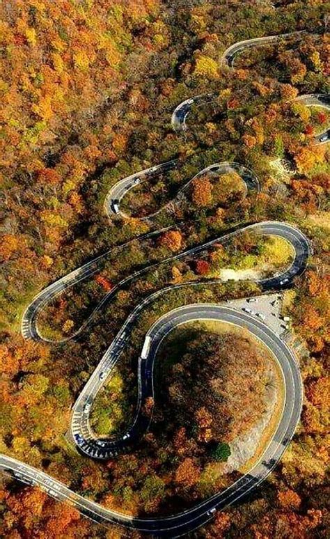 Tail of the Dragon 11 miles 318 curves. Amazing motorcycle adventure in ...