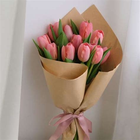 12 Pink Tulip Bouquet - Send Pink Tulips Japan