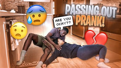 PASSING OUT PRANK ON BOYFRIEND *CUTE REACTION* - YouTube