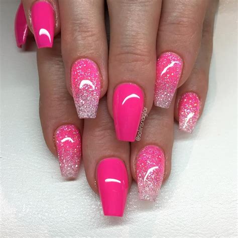 "Neon Pink" med glitterombre i neonrosa och Diamond | Diamond nails ...