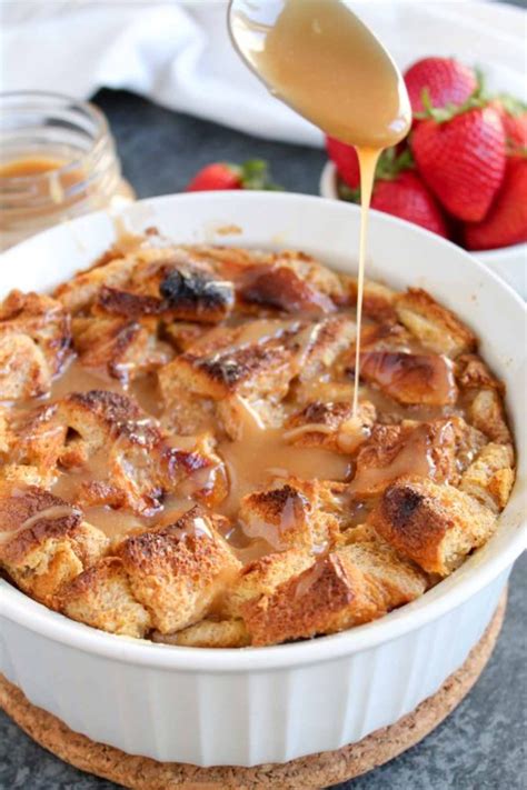 Apple Bread Pudding With Caramel Sauce - Giratan