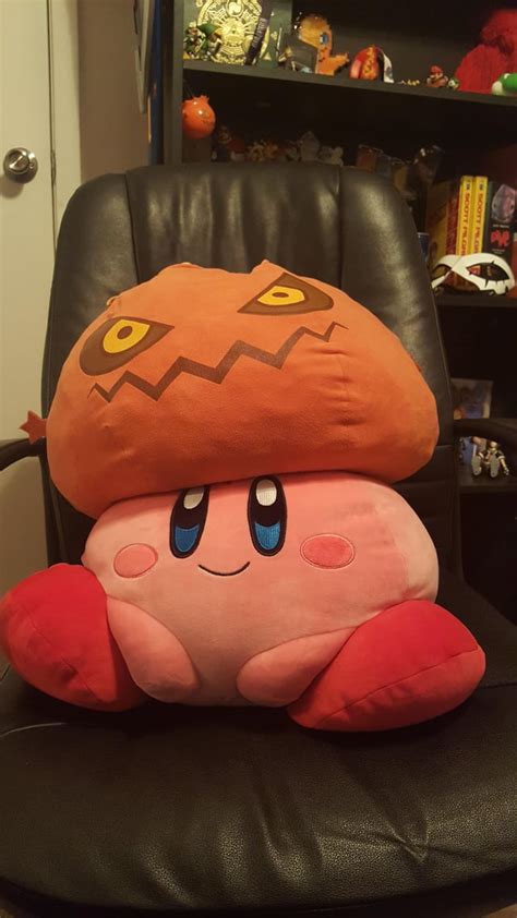 Thought y'all might like this new kirby plush I got : Kirby