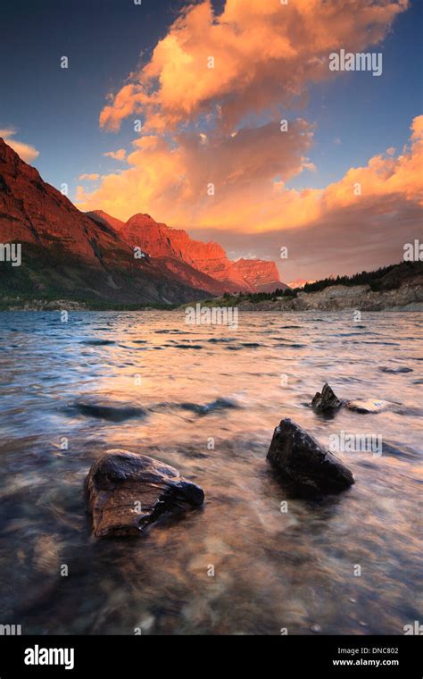 Sunrise over Saint Mary Lake in Glacier National Park in Montana Stock ...