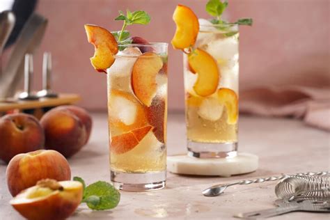 5 Perfect Peach Moonshine Cocktails - Cocktails Cafe