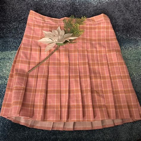 Adorable pink pleated plaid skirt with an elastic... - Depop