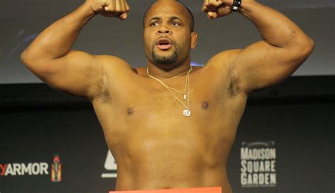 daniel-cormier-ufc-230-weigh-in | MMA Junkie