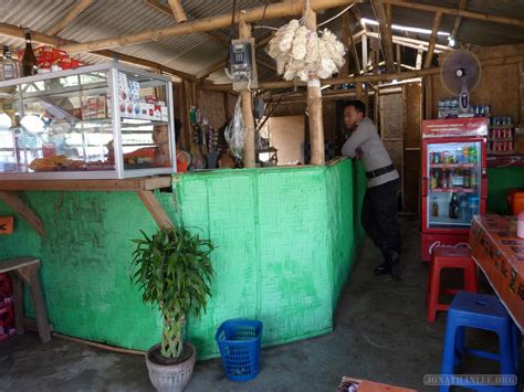 Kuta Lombok - warung 1 - Jonathan Lee