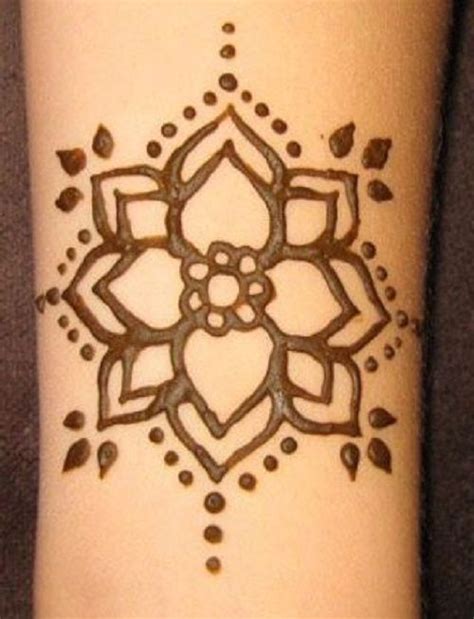 30 Simple & Easy Henna Flower Designs of All Time • Keep Me Stylish ...