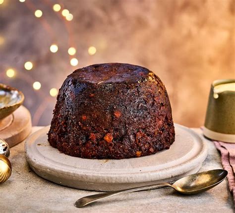 Slow cooker Christmas pudding recipe | BBC Good Food