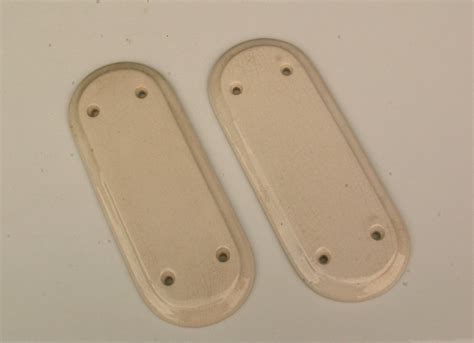 Finger Door Plate | Mongers