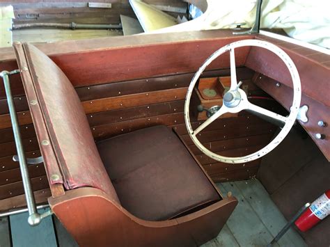 22 Feet 1941 Hutchinson Boat Works Utility - 40526 | Antique Boat America