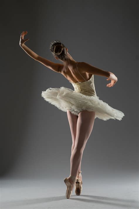 Ballerinas | Online Photography School | Dance photography poses ...