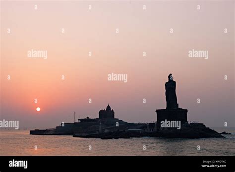 Vivekananda Rock Memorial and Thiruvalluvar Statue at sunrise, India ...