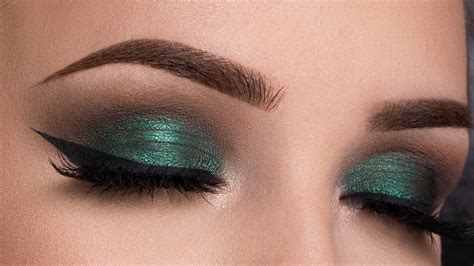 Easy Eyeshadow Tutorial For Green Eyes : Green Smokey Eye Makeup Step ...