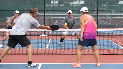 7 Key Differences Between Pickleball vs. Tennis: