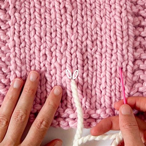 Duplicate Stitch for Beginner Knitters [5 Easy Steps]